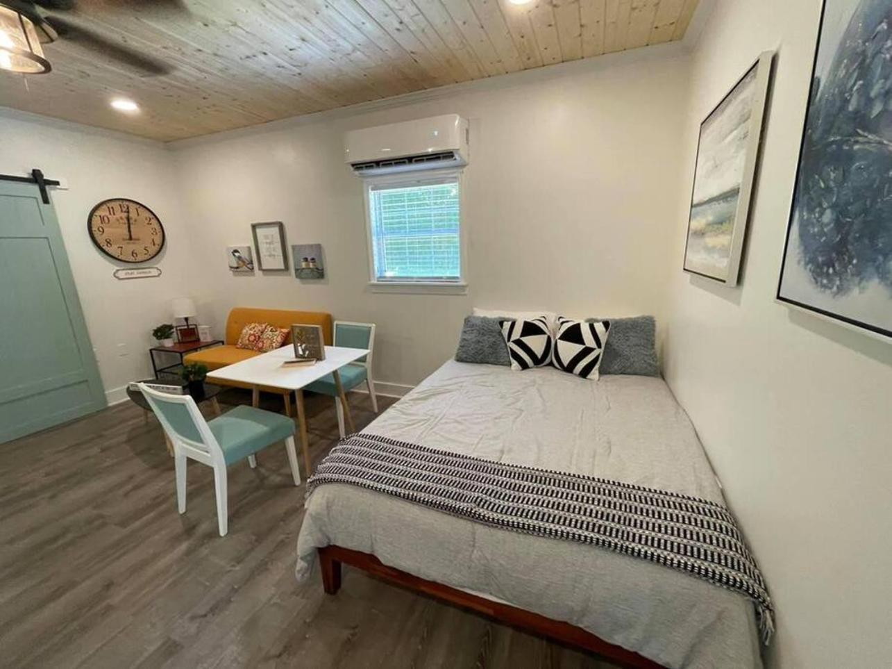 Beautifully Renovated Studio 2 Miles From Marina! Winchester Bagian luar foto