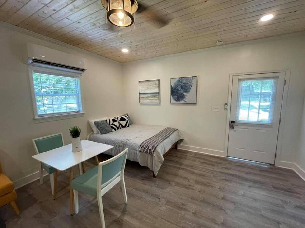 Beautifully Renovated Studio 2 Miles From Marina! Winchester Bagian luar foto
