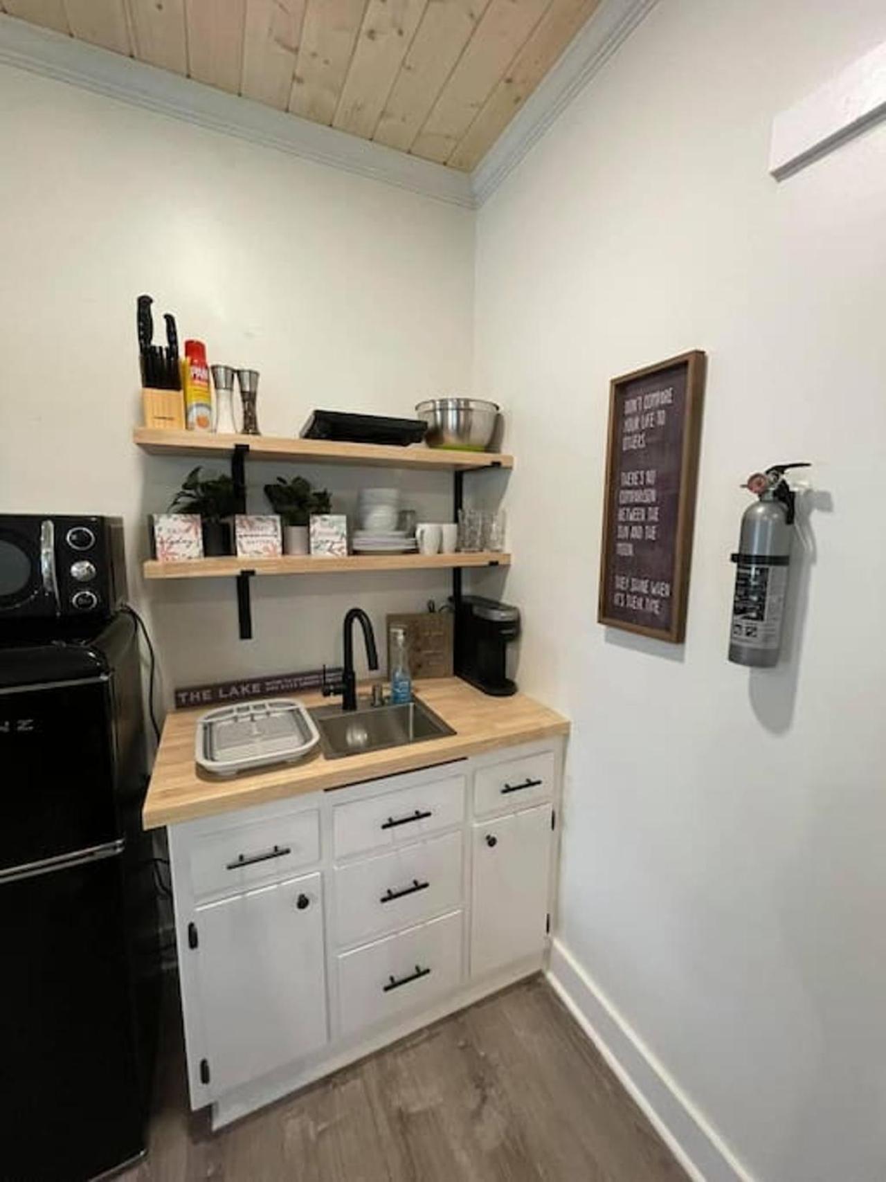Beautifully Renovated Studio 2 Miles From Marina! Winchester Bagian luar foto
